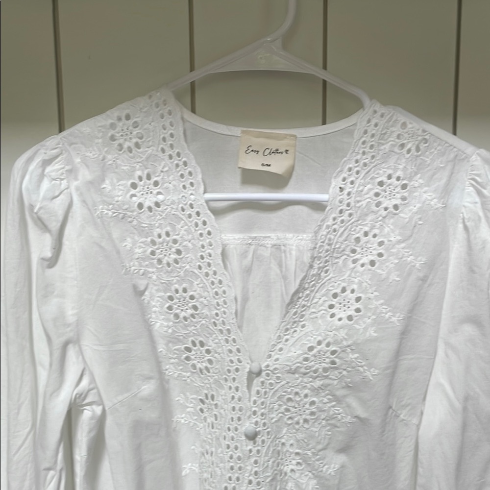 White Cut Out Detail Women's Top - Picture 2 of 3